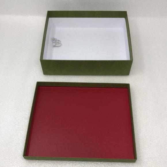 GUCCI Gift Box Green Embossed 9” X 7.5” X 2.5” Box Only - Picture 8 of 12